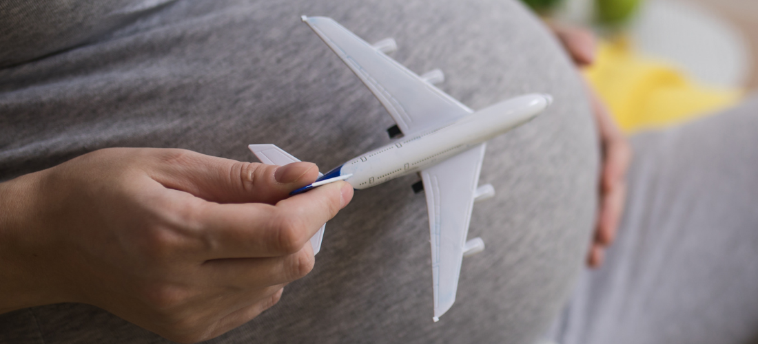 Можно ли летать на самолете во время беременности? - BJoy.by - детские коляски и аксессуары