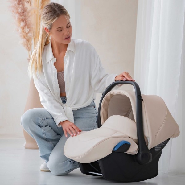 Как приучить ребенка к автокреслу?