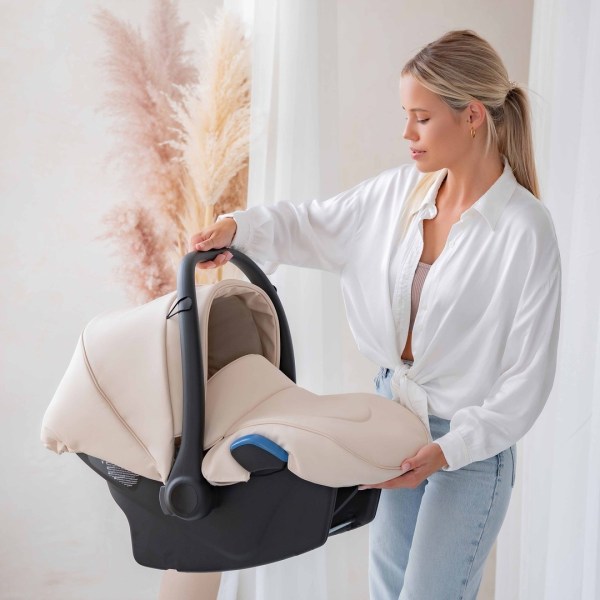 Как приучить ребенка к автокреслу?